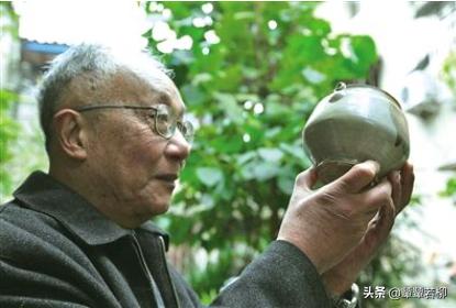 端详的近义词是什么（端详的近义词是谁）