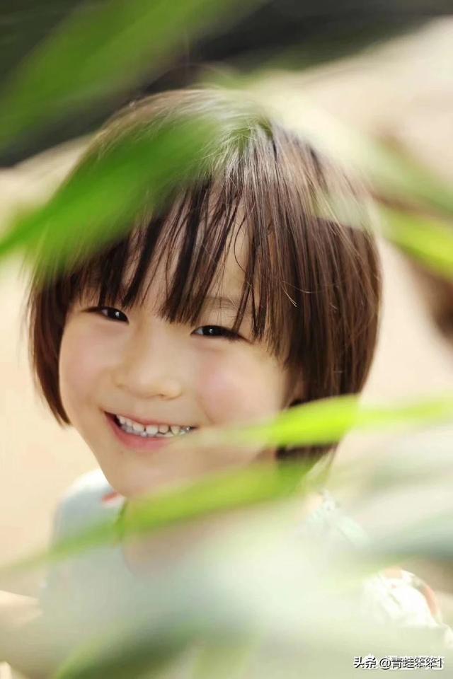 容光焕发什么意思（容光焕发的意思是啥）